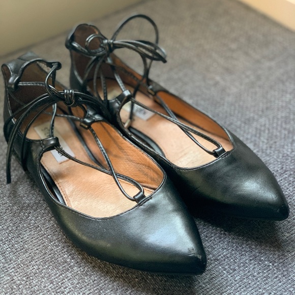 Steve Madden Lecrew Lace-up Flats - Picture 2 of 6